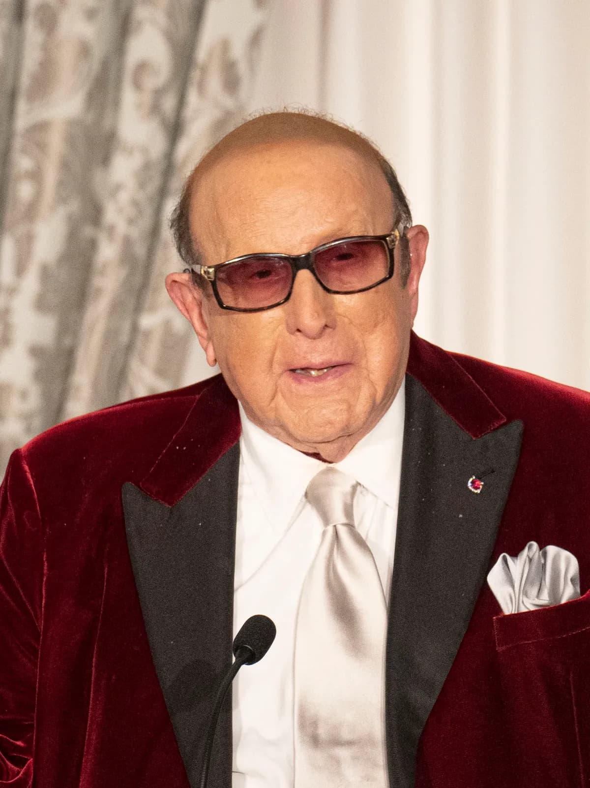 Clive Davis (geb. Clive Jay Davis)