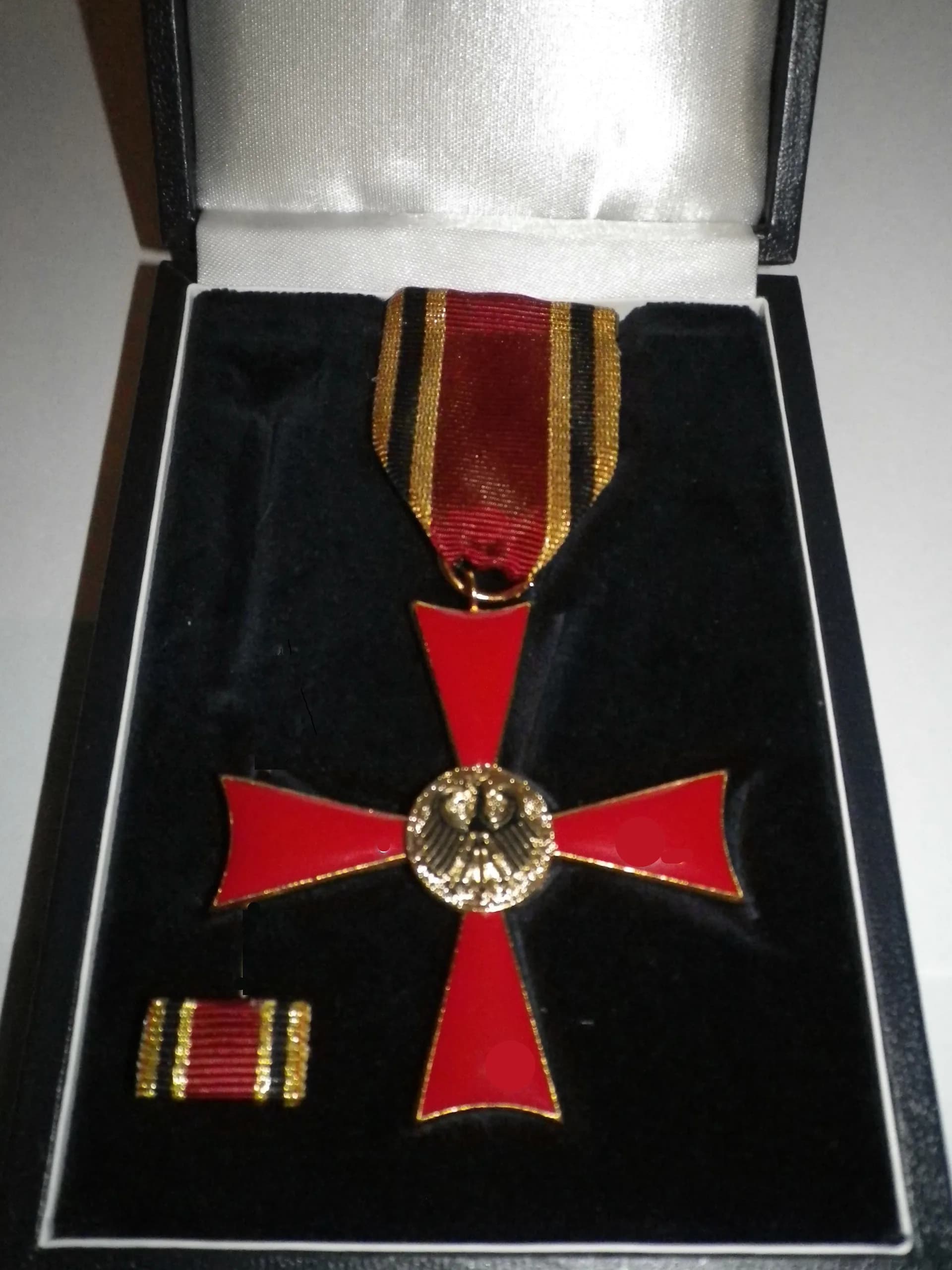Verdienstkreuz am Bande des Verdienstordens der Bundesrepublik Deutschland