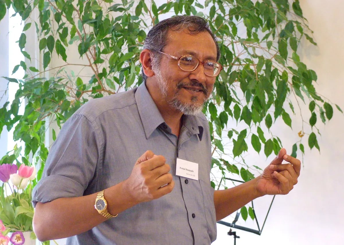 Porträt von Probal Dasgupta (1953–2026) – Gedenkseite