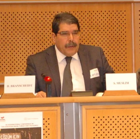 Porträt von Salih Muslim (1951–2026) – Gedenkseite