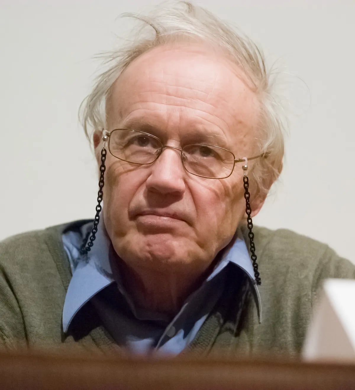 Porträt von Anthony James Leggett (1938–2026) – Gedenkseite