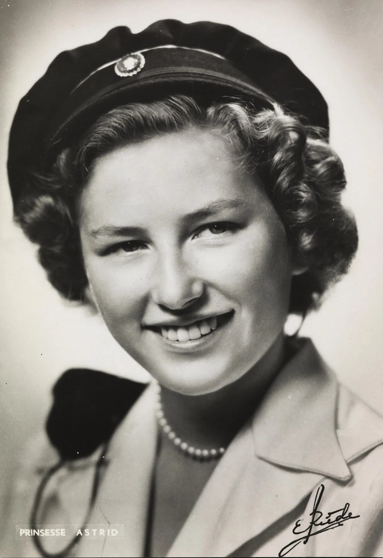 Porträt von Astrid von Norwegen (1932–2026) – Gedenkseite