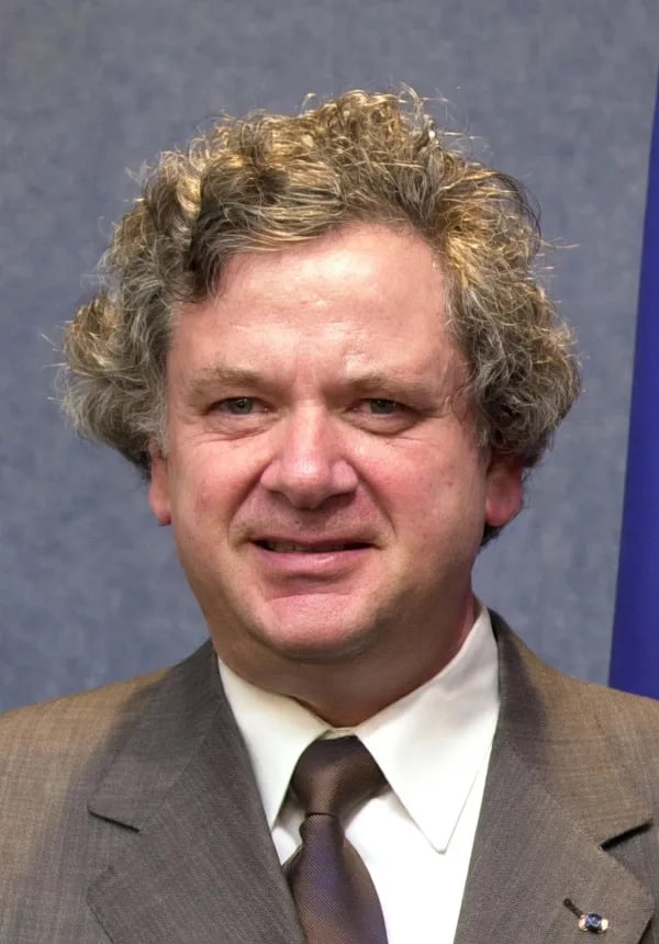 Porträt von Davíð Oddsson (1948–2026) – Gedenkseite
