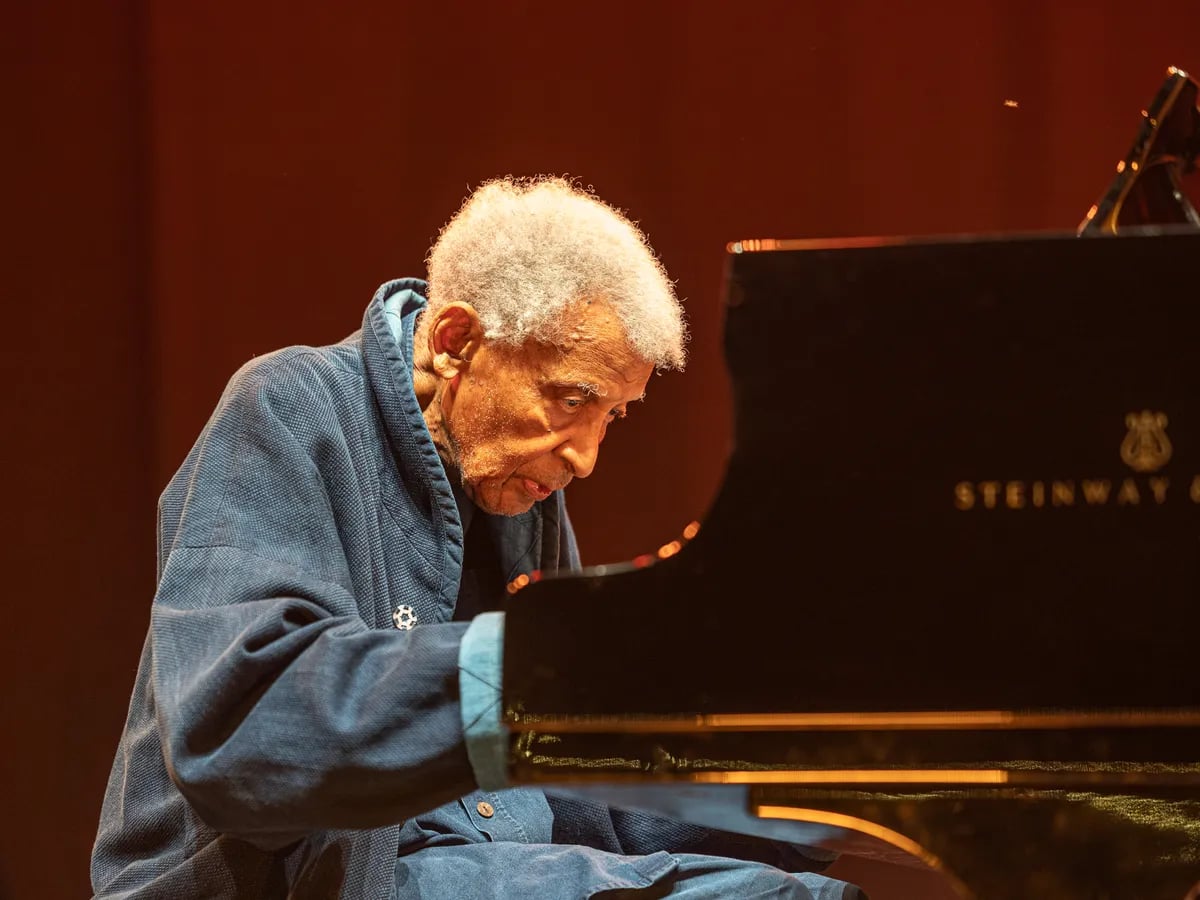 Porträt von Abdullah Ibrahim (1934–2026) – Gedenkseite