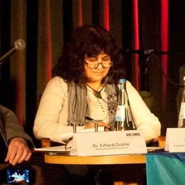 Porträt von Yanar Mohammed (1960–2026) – Gedenkseite