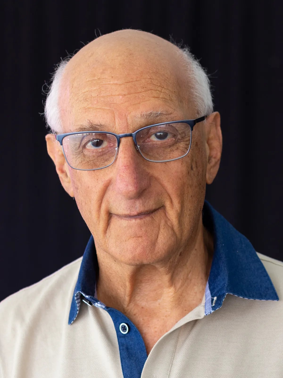 Porträt von David Malouf (1934–2026) – Gedenkseite