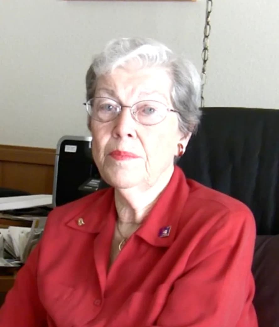 Darleane C. Hoffman (nΓ©e Darleane Christian Hoffman)