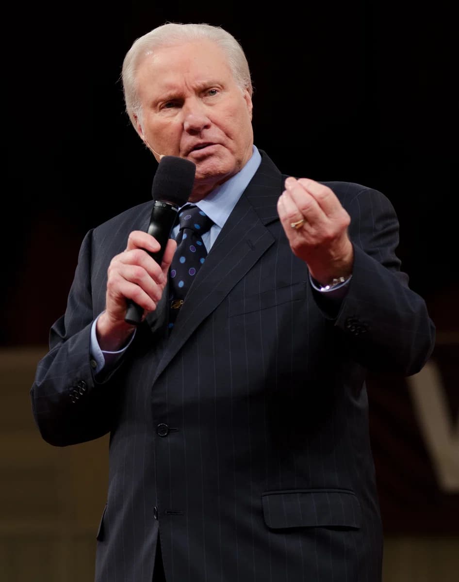 Jimmy Swaggart (nΓ©e Jimmy Lee Swaggart)