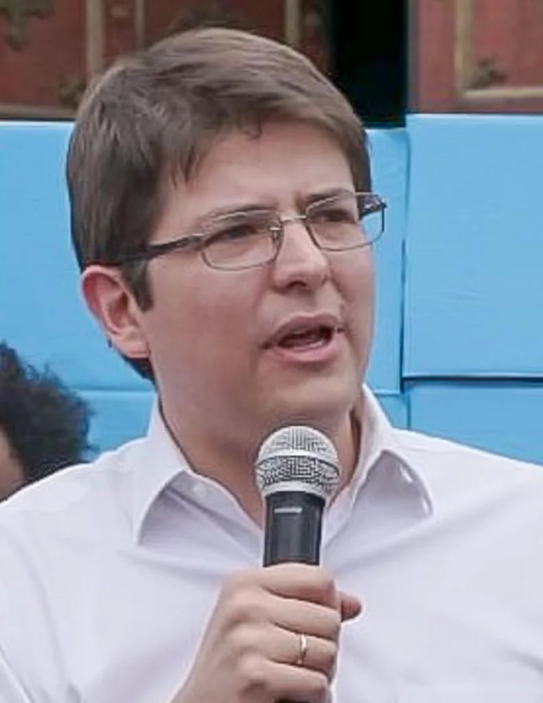 Portrait of Miguel Uribe Turbay (1986–2025) – memorial page