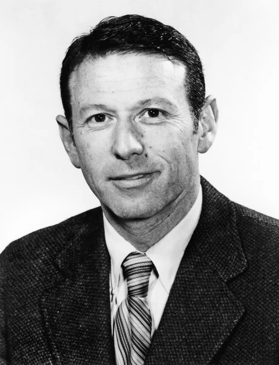 Portrait of Paul Berg (1929–2021) – memorial page