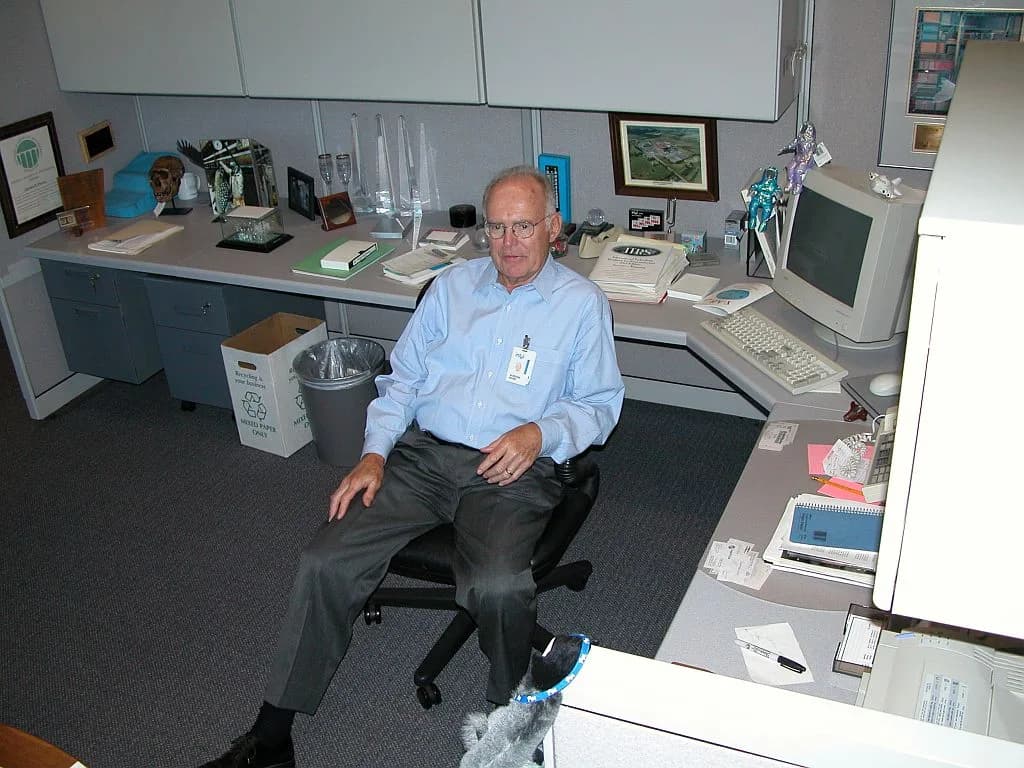 Gordon Moore (née Gordon Earle Moore)