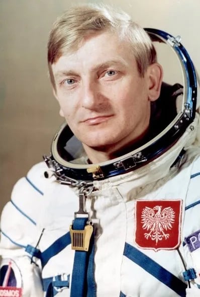 Portrait of Mirosław Hermaszewski (1941–2022) – memorial page