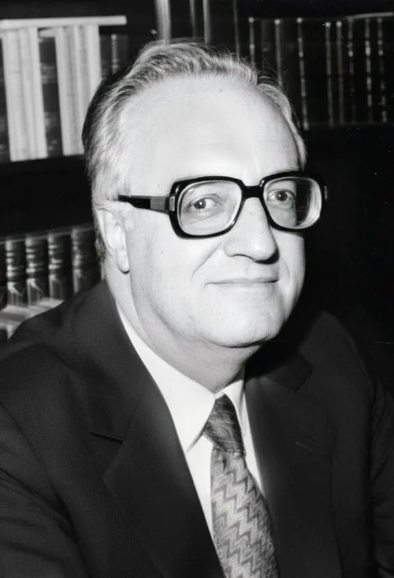 Portrait of Christos Sartzetakis (1929–2022) – memorial page