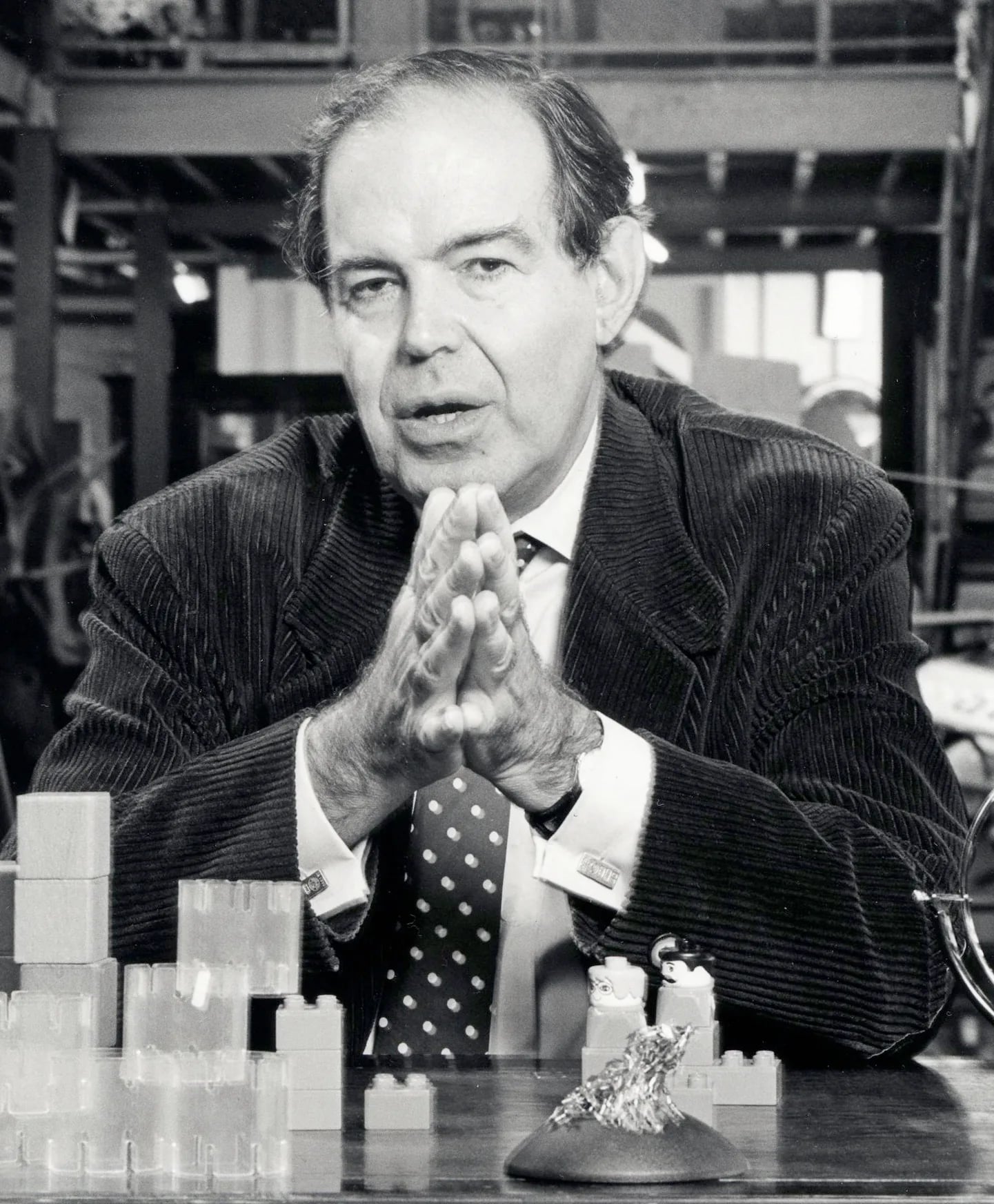 Portrait of Edward de Bono (1933–2021) – memorial page