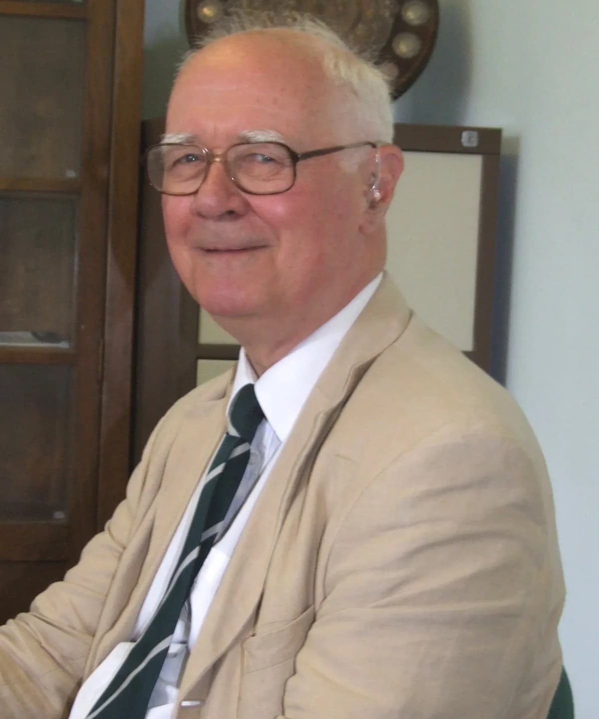 John Polkinghorne (geb. John Charlton Polkinghorne)