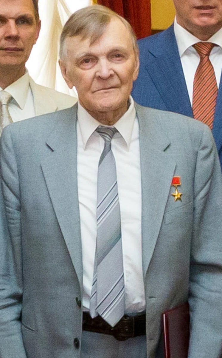Portrait of Juri Wassiljewitsch Bondarew (1924–2020) – memorial page
