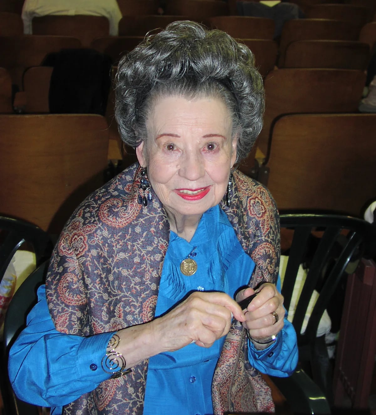 Portrait of Diana Serra Cary (1918–2020) – memorial page