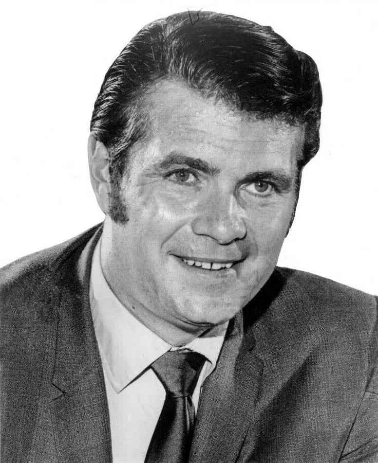 Portrait of Tom Heinsohn (1934–2020) – memorial page