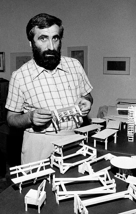 Porträt von Enzo Mari (1932–2020) – Gedenkseite