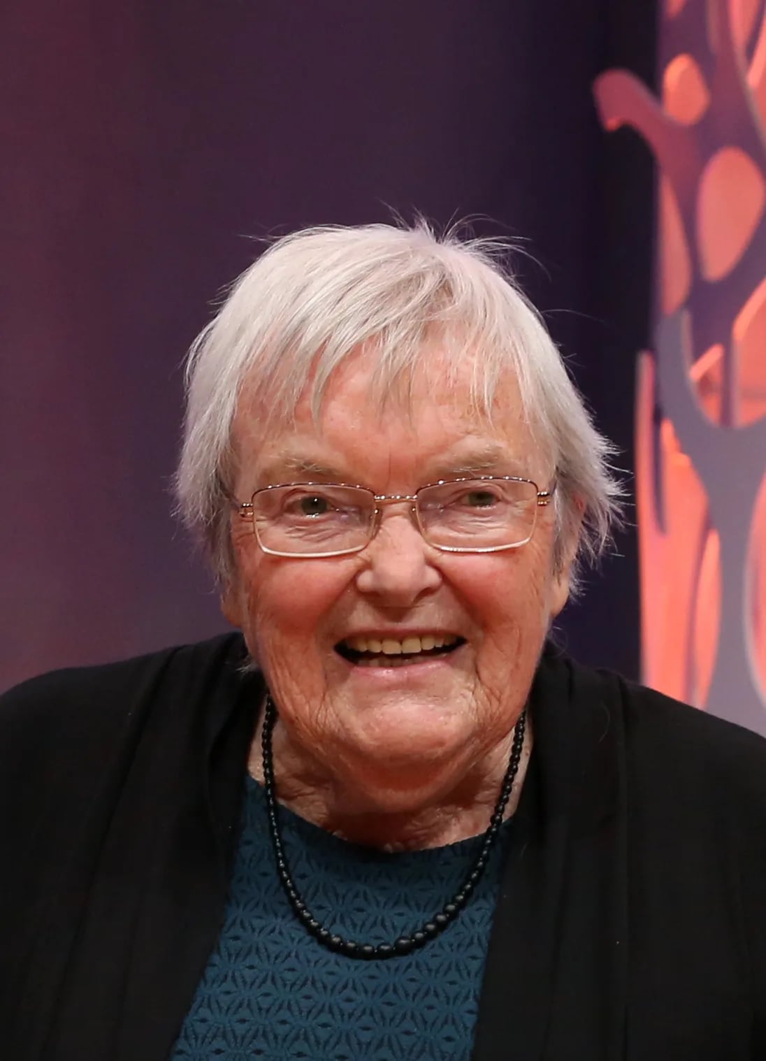 Porträt von Gudrun Pausewang (1928–2020) – Gedenkseite