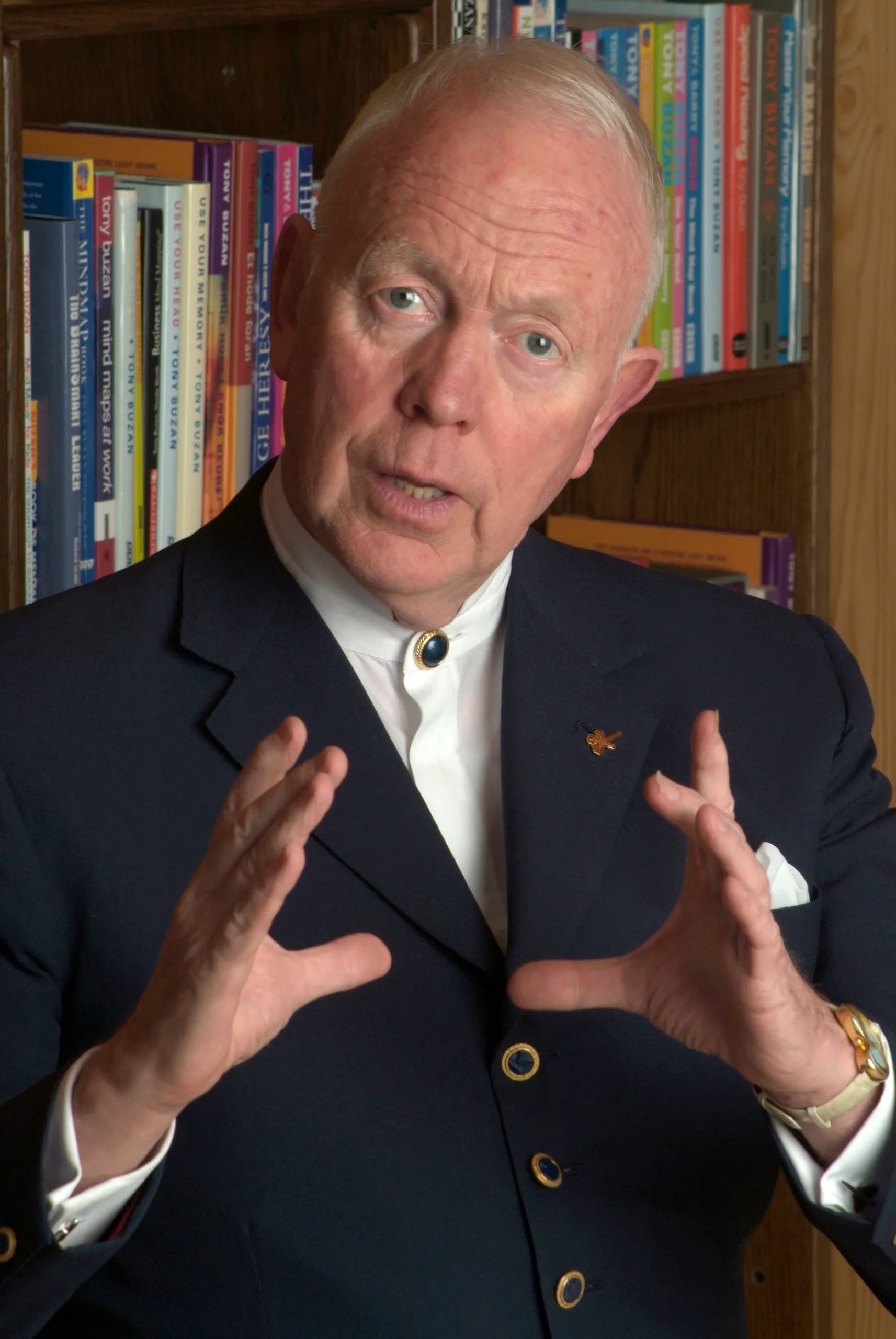 Portrait of Tony Buzan (1942–2019) – memorial page