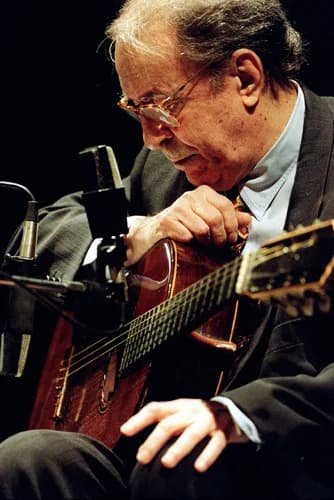 João Gilberto (geb. João Gilberto Prado Pereira de Oliveira)
