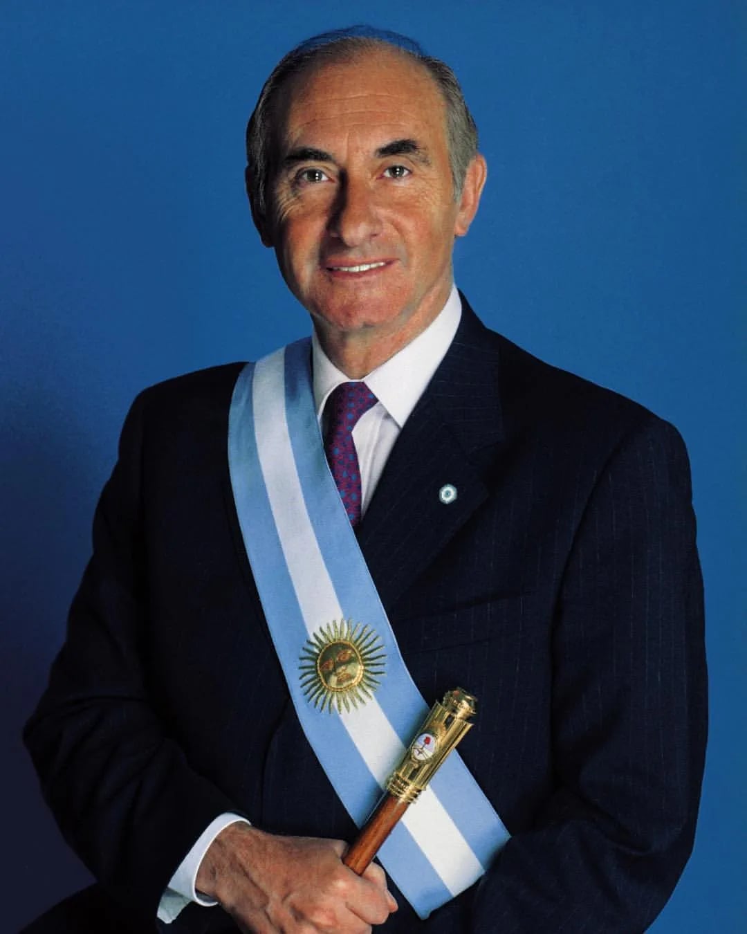 Porträt von Fernando de la Rúa (1937–2019) – Gedenkseite