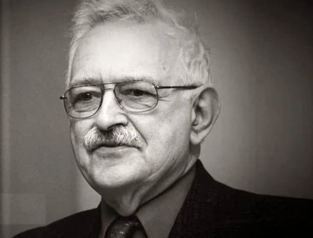Immanuel Wallerstein (née Immanuel Maurice Wallerstein)