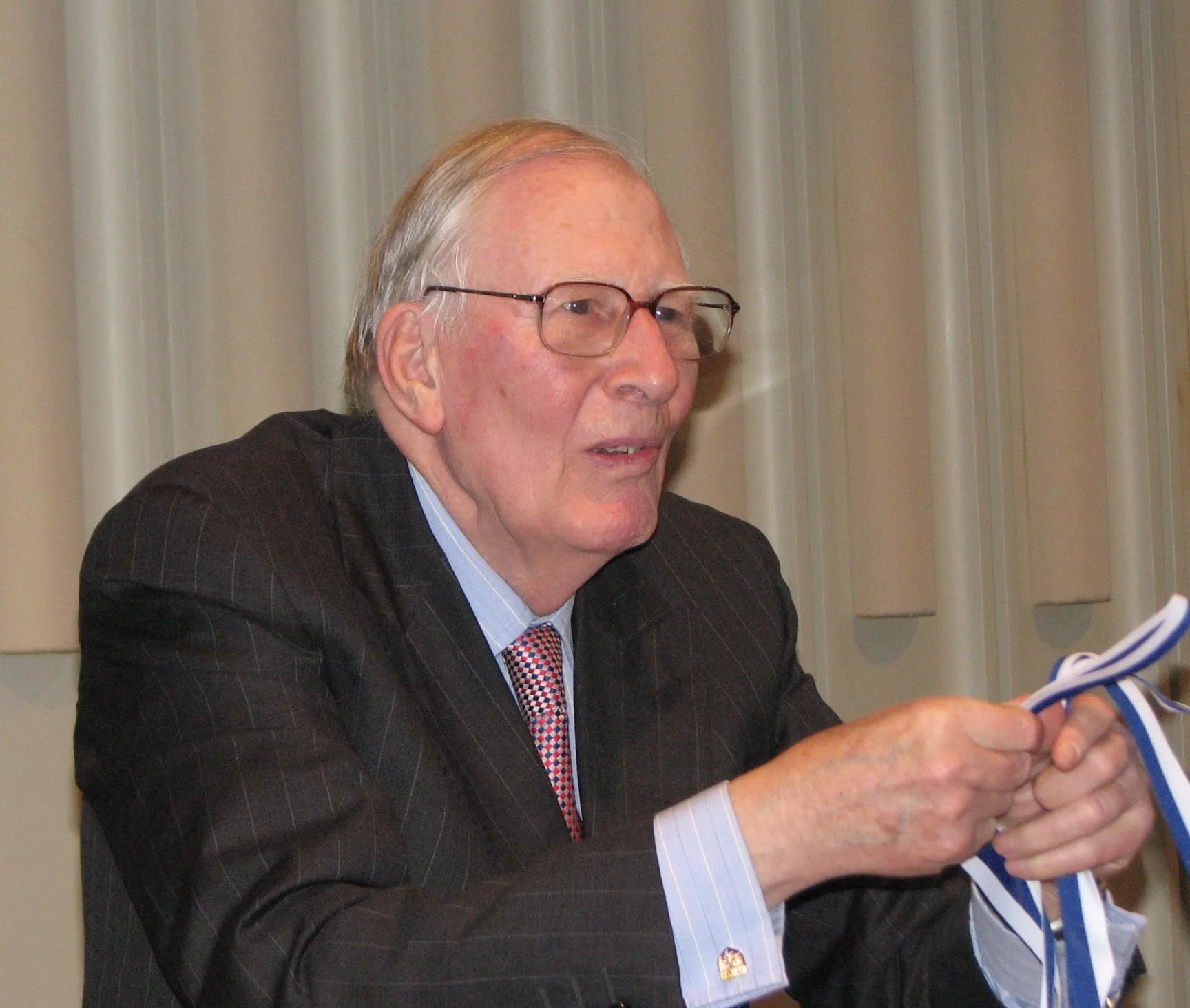 Portrait of Roger Bannister (1929–2018) – memorial page
