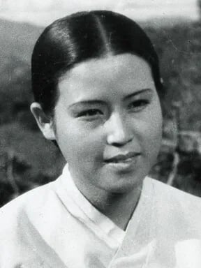Portrait of Choi Eun-hee (1926–2018) – memorial page
