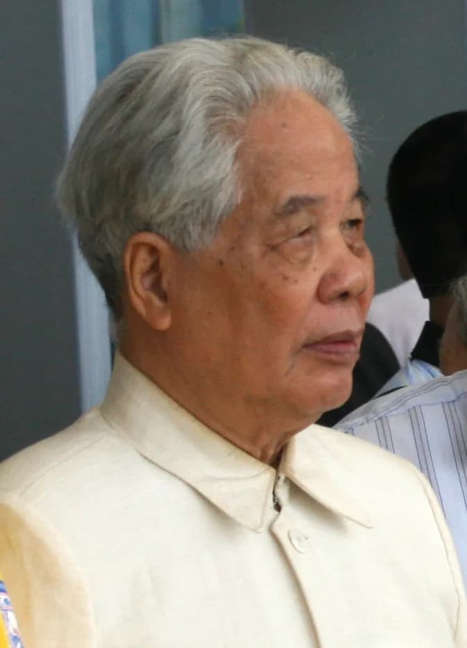 Đỗ Mười (née Nguyễn Duy Cống)
