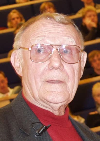 Ingvar Kamprad (née Ingvar Kaamprad)