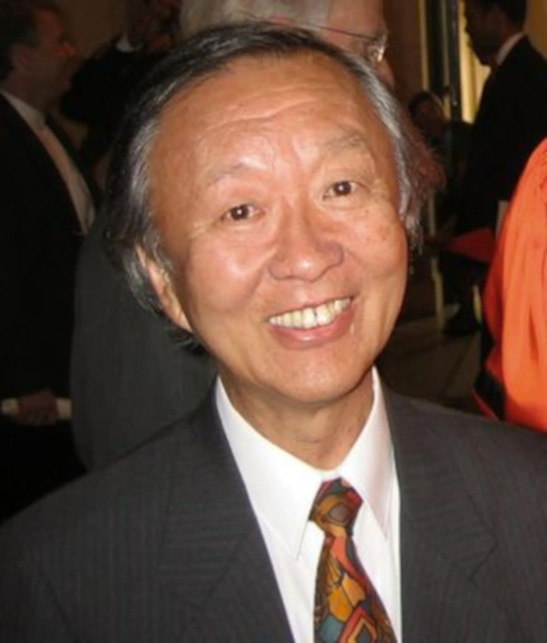 Porträt von Charles Kuen Kao (1933–2018) – Gedenkseite