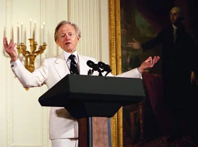 Porträt von Tom Wolfe (1930–2018) – Gedenkseite