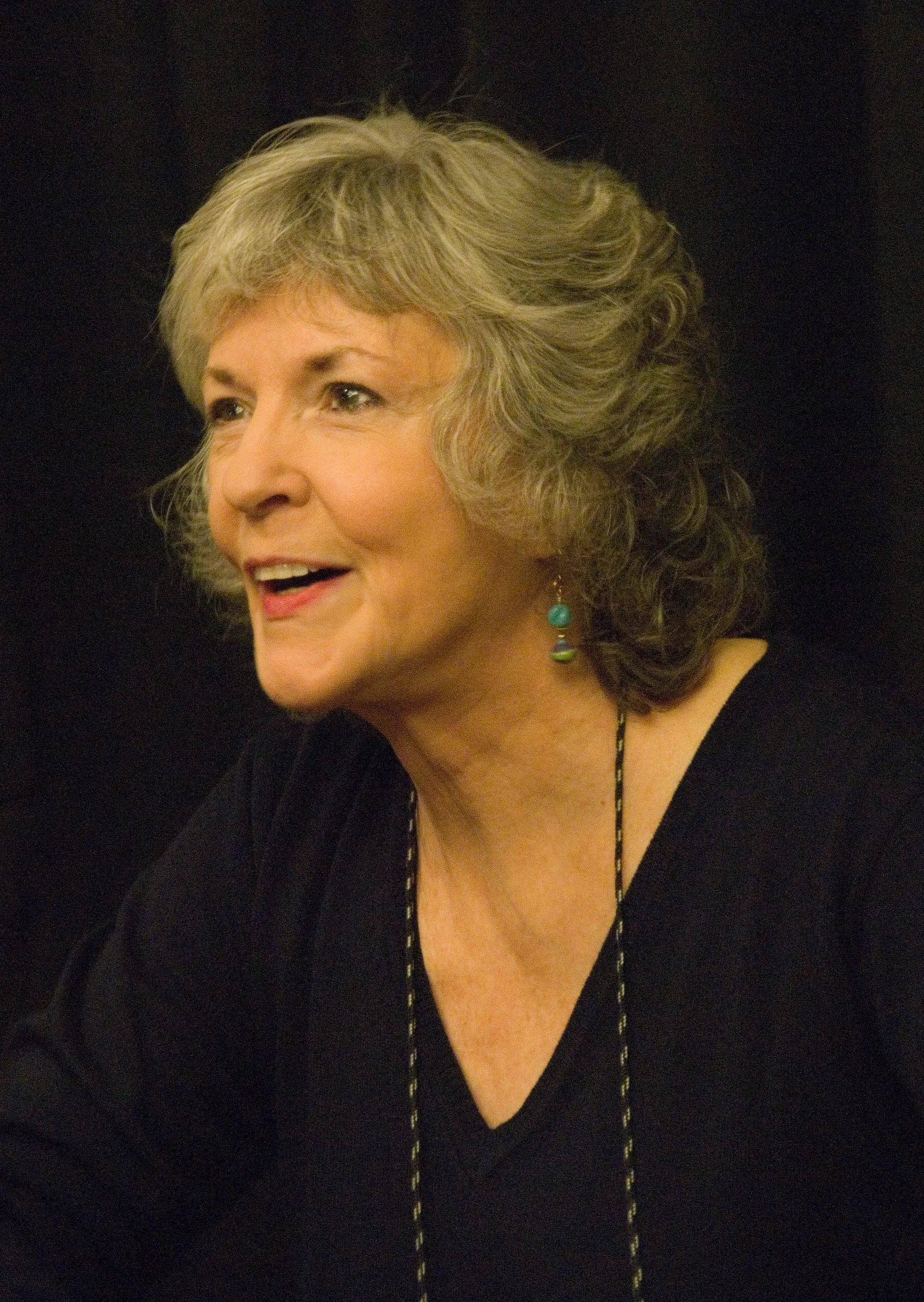 Portrait of Sue Grafton (1940–2017) – memorial page