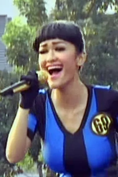 Portrait of Julia Perez (1980–2017) – memorial page