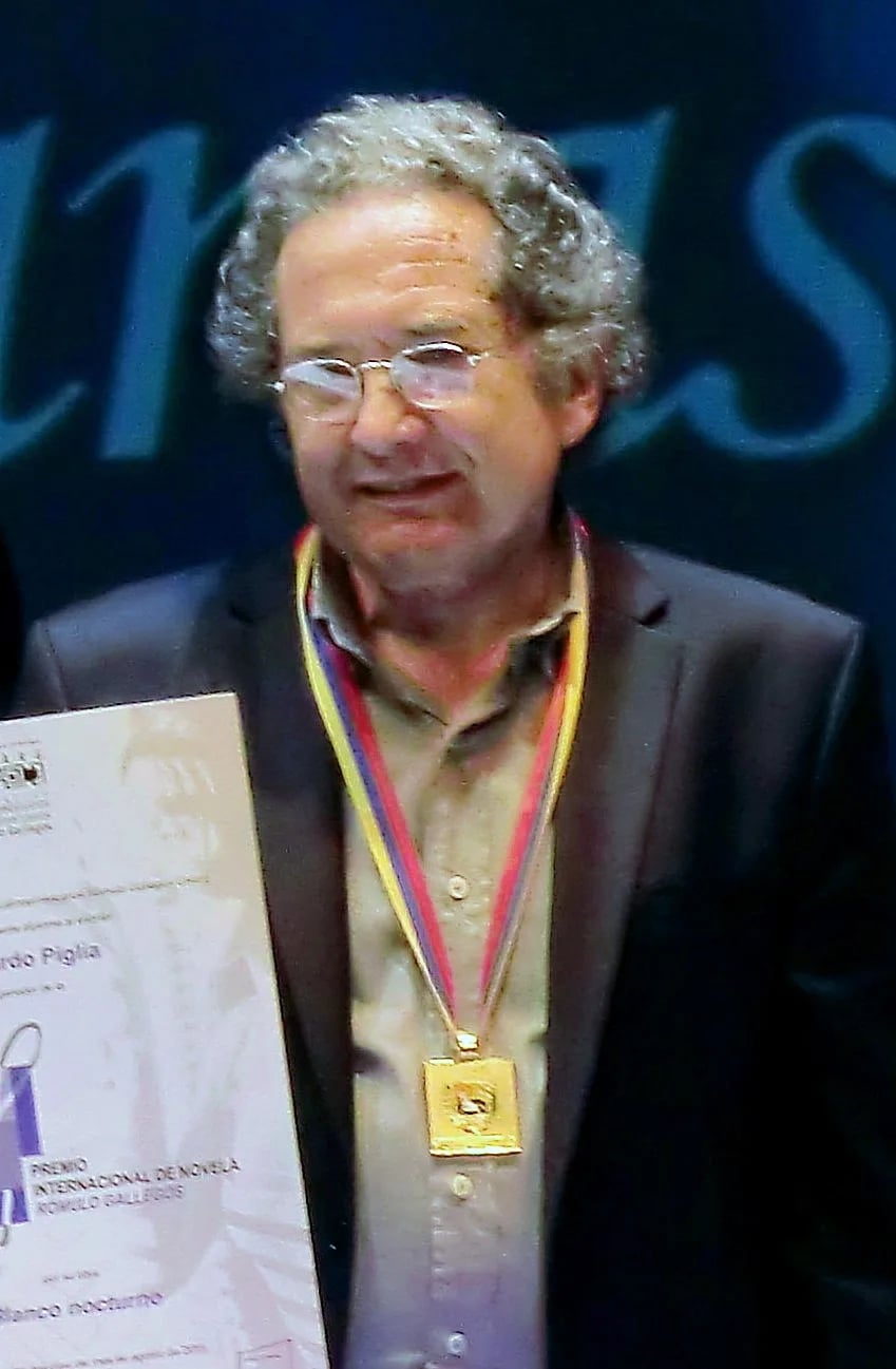 Porträt von Ricardo Piglia (1941–2017) – Gedenkseite