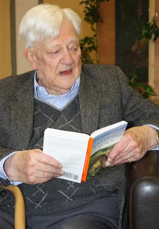 Richard Adams (geb. Richard George Adams)