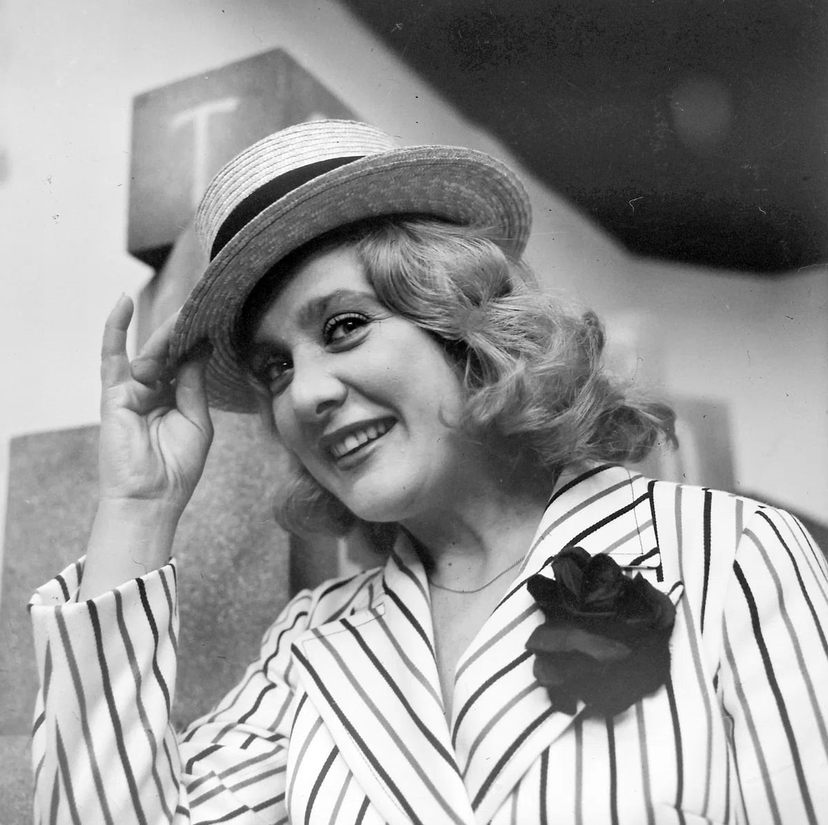 Porträt von Lola Novaković (1935–2016) – Gedenkseite