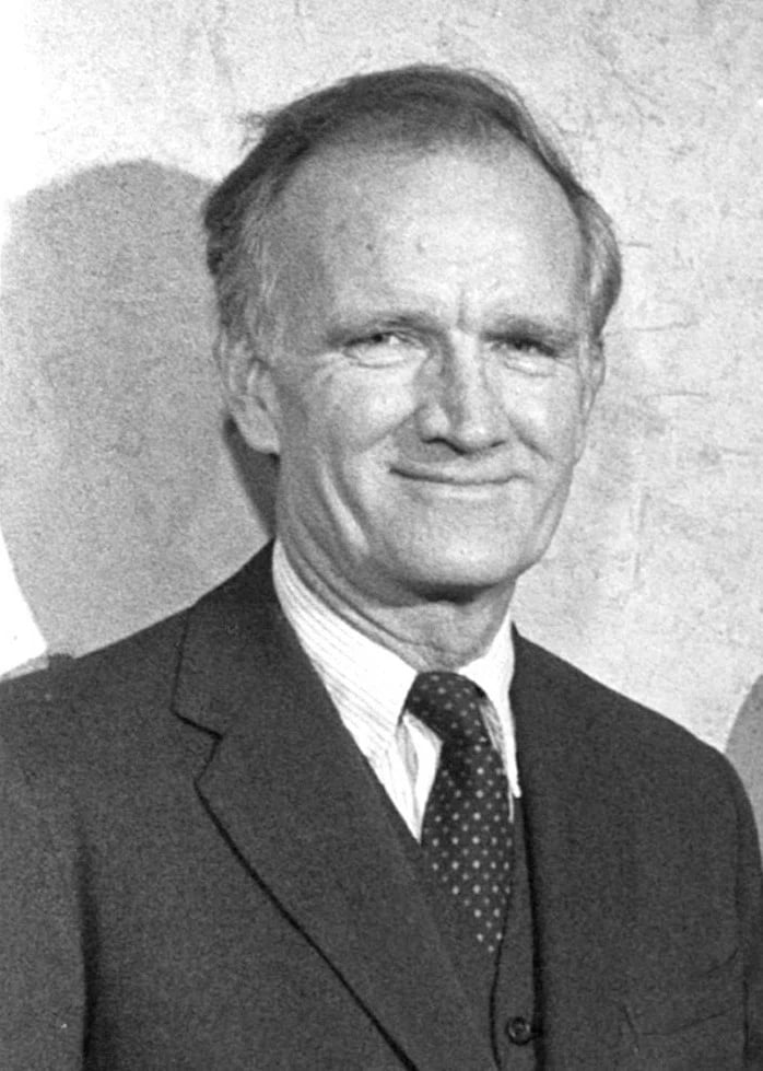 Portrait of Val Fitch (1923–2015) – memorial page