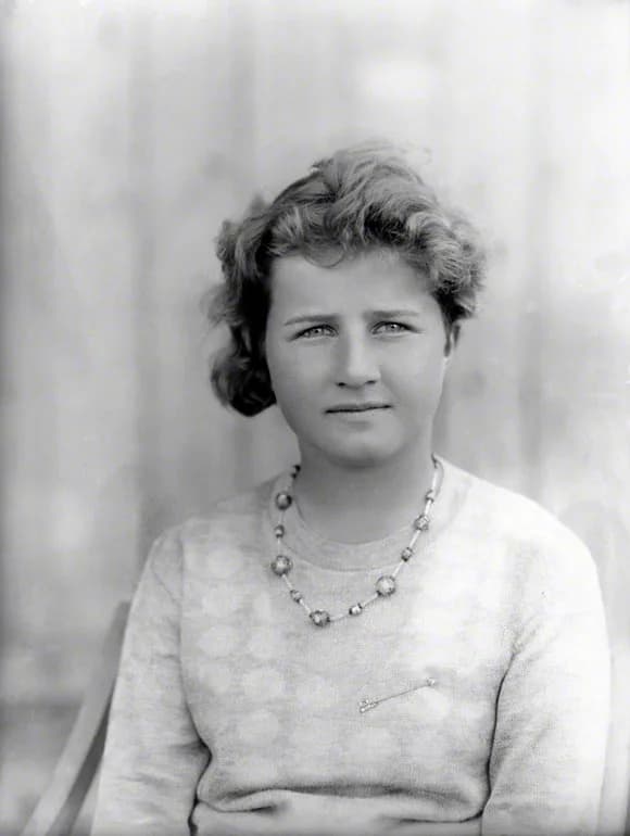 Dorothy Cheney (geb. Dorothy May Bundy)