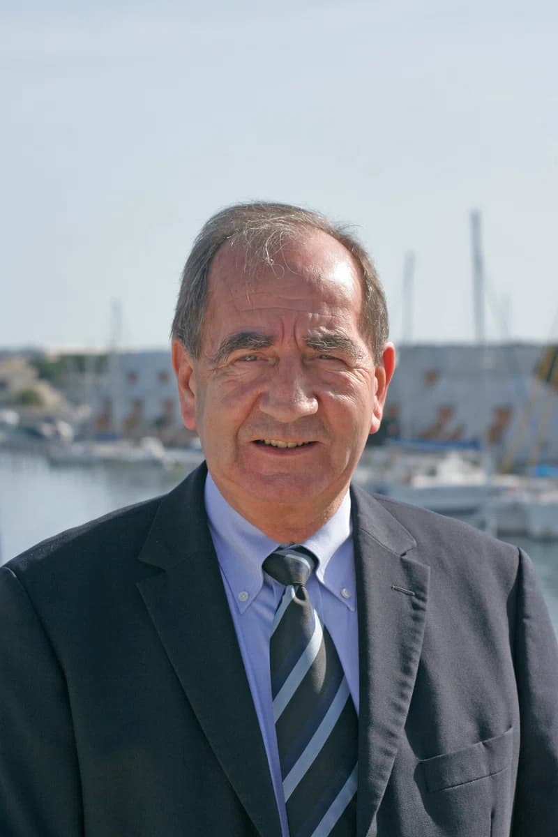 Étienne Mourrut (née Étienne Clovis Mourrut)