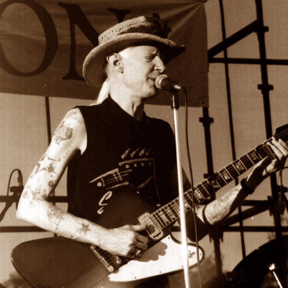 Portrait of Johnny Winter (1944–2014) – memorial page