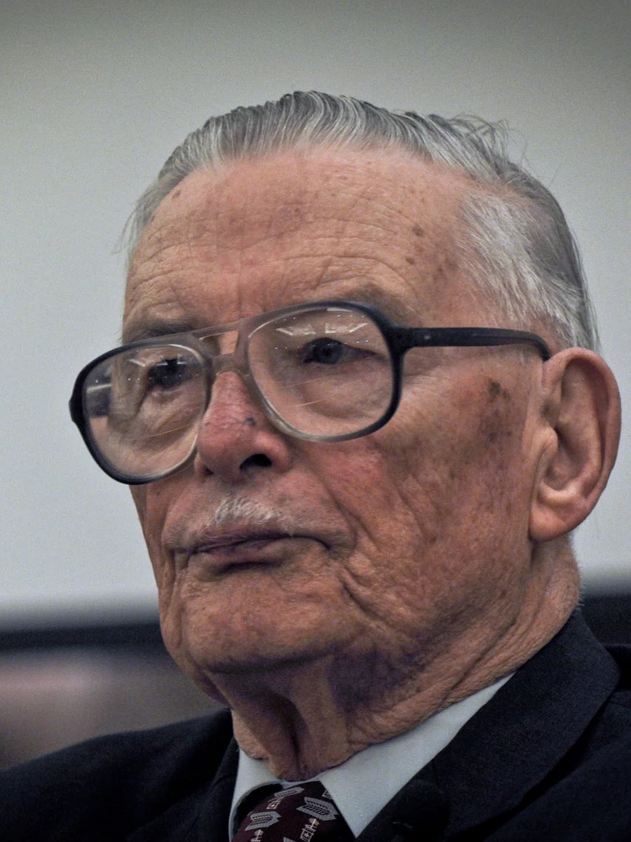 Porträt von James M. Buchanan (1919–2013) – Gedenkseite