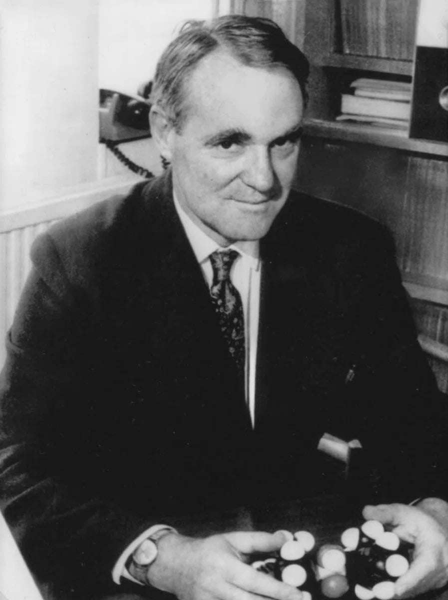 Portrait of John W. Cornforth (1917–2013) – memorial page