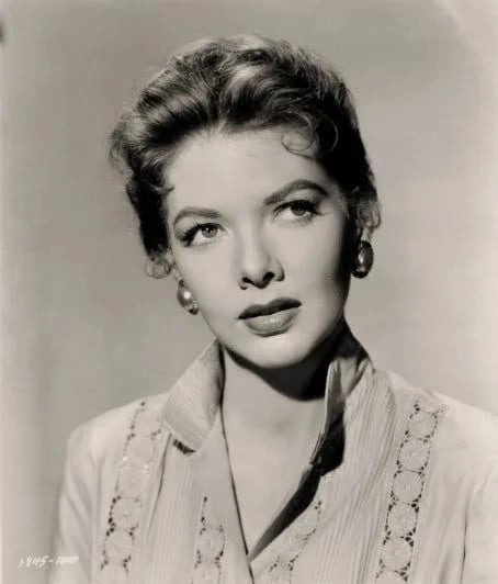 Portrait of Barbara Lawrence (1930–2013) – memorial page