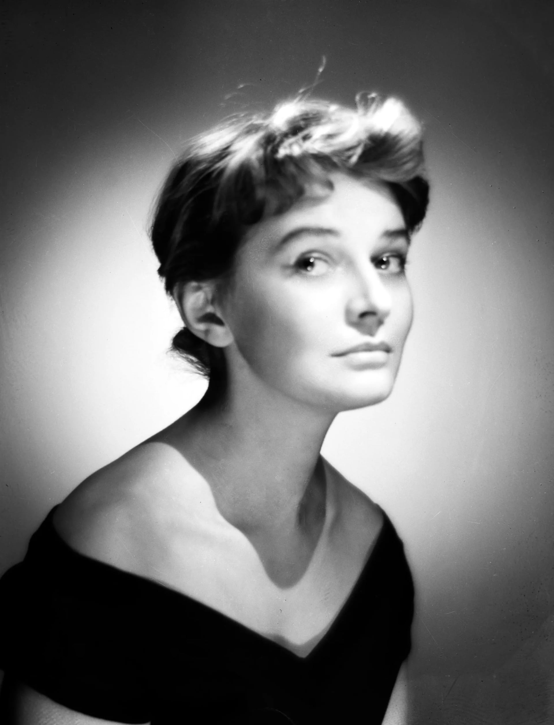 Portrait of Lucyna Winnicka (1928–2013) – memorial page