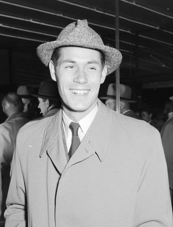 Portrait of Roald Aas (1928–2012) – memorial page