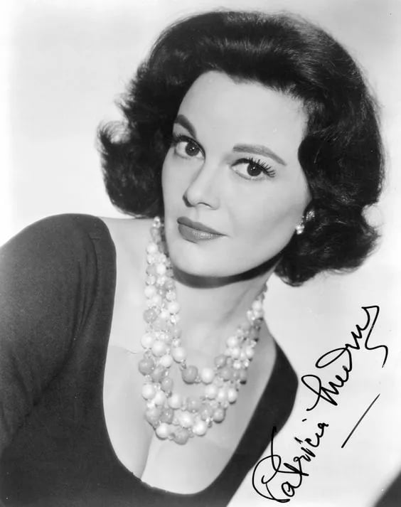 Portrait of Patricia Medina (1919–2012) – memorial page