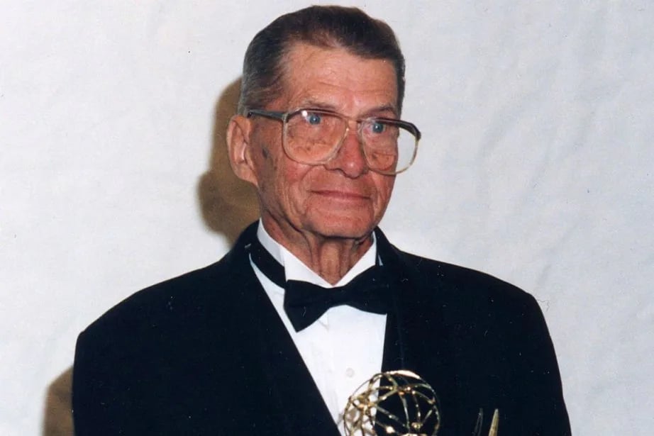 Porträt von Eugene Polley (1915–2012) – Gedenkseite